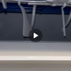 חלק פנימי של מזגן עם תריסים