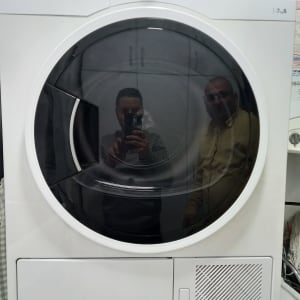 מכונת כביסה עם פאנל שליטה דיגיטלי