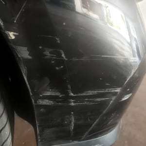 פגוש רכב עם שריטות ונזק קל