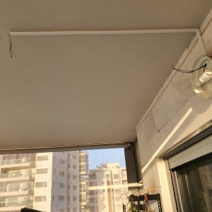 תאורה ותשתית חשמל במרפסת