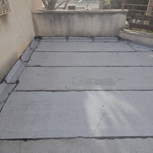 גג אטום עם יריעות ביטומניות