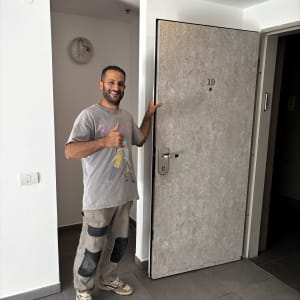 ציפוי דלת כניסה.