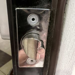 מנעול דלת מתכת עם בריח כסוף