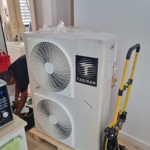 יחידת מיזוג אוויר של תדיראן עם מאווררים