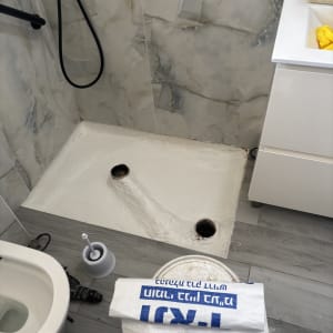 שיפוץ חדר אמבטיה עם כלים וחומרים