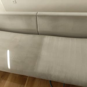 ספה עם סימני ניקוי חלקיים