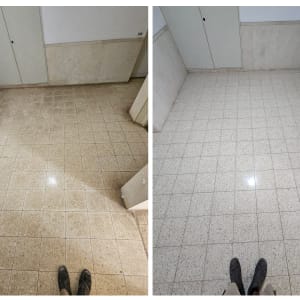 רצפה לפני ואחרי ניקוי עם הבדל ברור בניקיון