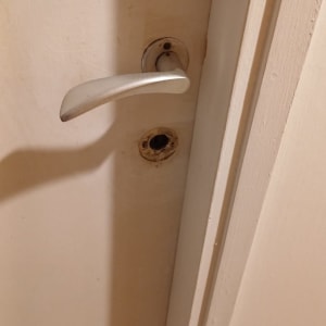 ידית דלת עם חור למנעול חסר