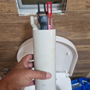 תיקון ניאגרה עם חלקי פלסטיק