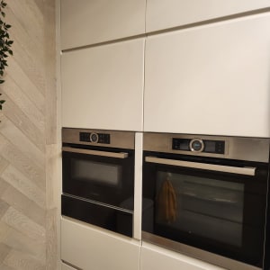 תנורים מובנים בארון מטבח מודרני