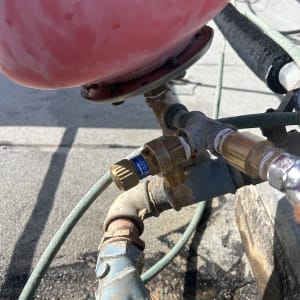 חיבורים וצינורות במערכת חימום סולארית