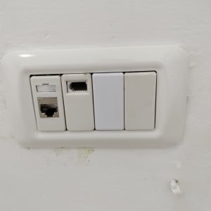 שקע רשת עם חיבורי כבל וקטגוריה 7