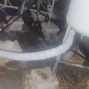 דוד שמש עם צינור מבודד על גג