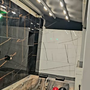 פרגולה מאלומיניום עם תאורה מובנית בתקרה