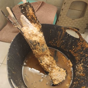 חלקי דוד שמש עם הצטברות אבנית בדלי