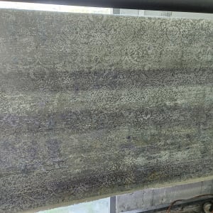 שטיח תלוי לייבוש לאחר ניקוי