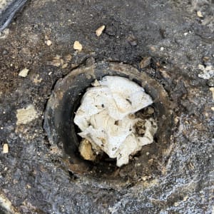 אזור איטום עם חומרים רטובים ולכלוך