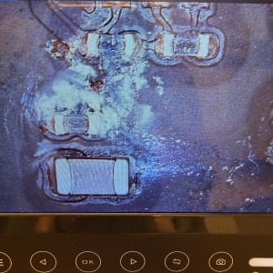 תמונה של מעגל מודפס עם רכיבים אלקטרוניים