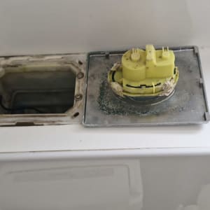 חלקי אינסטלציה עם חור בכיור