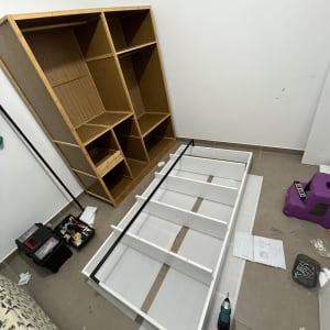 ארגז כלים, מדף לבן בהרכבה, מברגה חשמלית