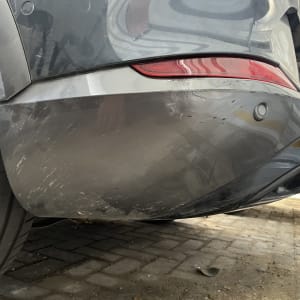 פגוש רכב עם שריטות ונזק קל