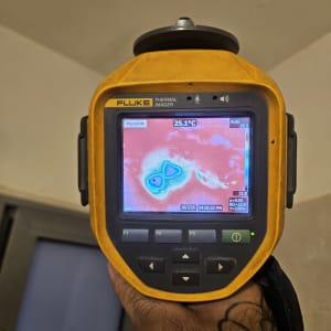 איתור נזילה באמצעות מצלמה תרמית מסוג Fluke