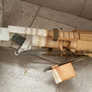 מנגנון הדחה של אסלה על רצפה