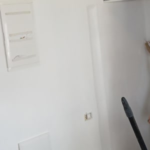 כלים וחומרים לעבודת שיפוץ קיר