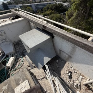 איטום גג שטוח ואלמנט מוגבה באמצעות יריעות ביטומניות