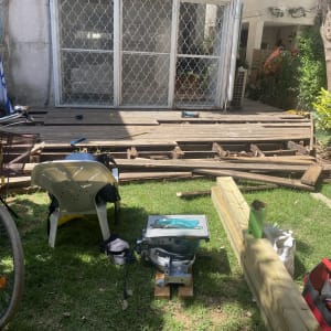 כלי עבודה ועץ בגינה, שיפוץ דק עץ