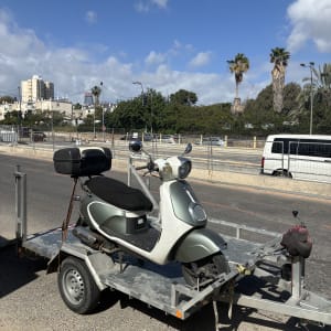 קטנוע על גרר