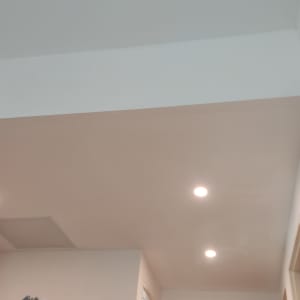 תקרת גבס עם תאורה שקועה