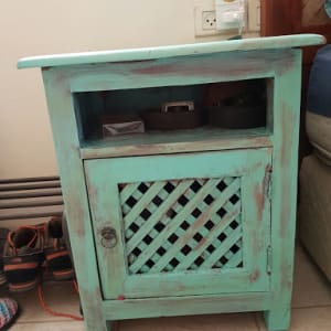 צביעת שידה מחום