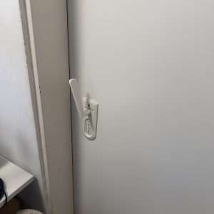 ידית דלת עם מנעול