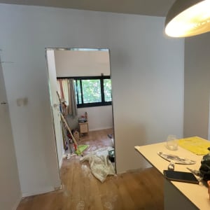 קיר גבס עם פתח, כלים לצביעה ושיפוץ