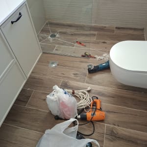 כלים וחומרים לתיקון חדר אמבטיה