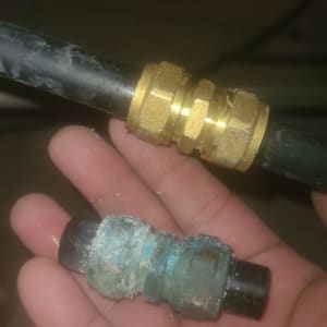 חיבורים וצינורות בתחום השמש