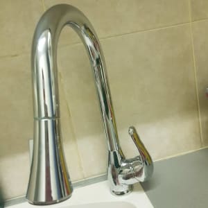 ברז מטבח כרום עם ידית מתכת