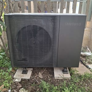 יחידת חימום חיצונית של סמסונג בגינה