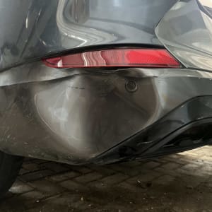 נזק לפגוש אחורי של רכב