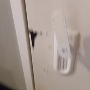 ידית דלת עם מנעול אלקטרוני