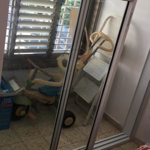 חלון אלומיניום עם תריסים