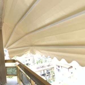 סוכך בד בצבע בז