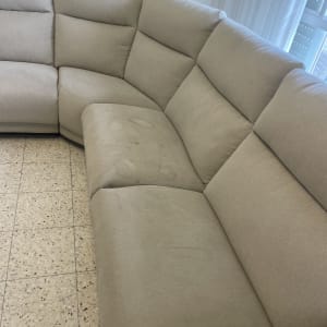 ספת בד פינתית בגוון בז