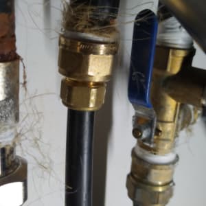 צינורות ומחברים במערכת סולארית