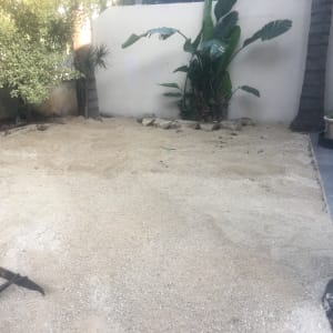 חול, כלי גינון ועצים בגינה