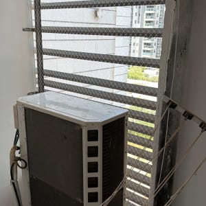 רשת הגנה על מזגן חיצוני למניעת כניסת יונים