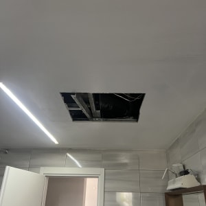 תקרה עם חור ותאורה, עבודה בתחום השיפוצים