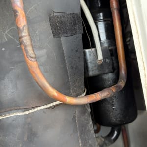 צינורות ומחברים במערכת מיזוג אוויר