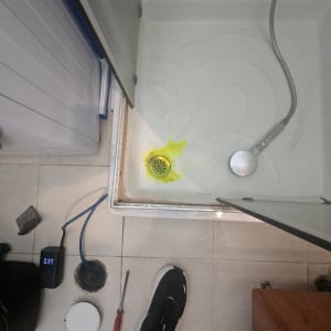 כלים ותהליך זיהוי נזילות במקלחת